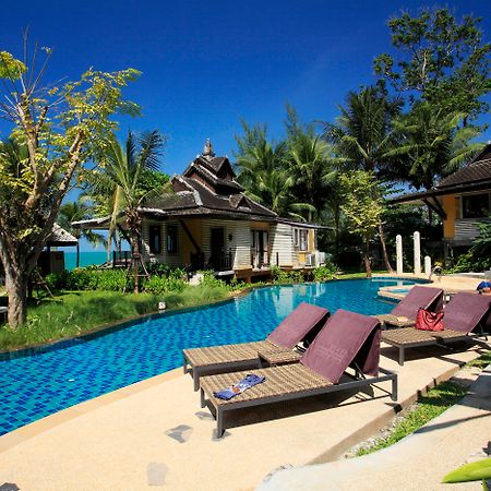 Moracea By Khao Lak Resort Екстериор снимка The swimming pool at the resort