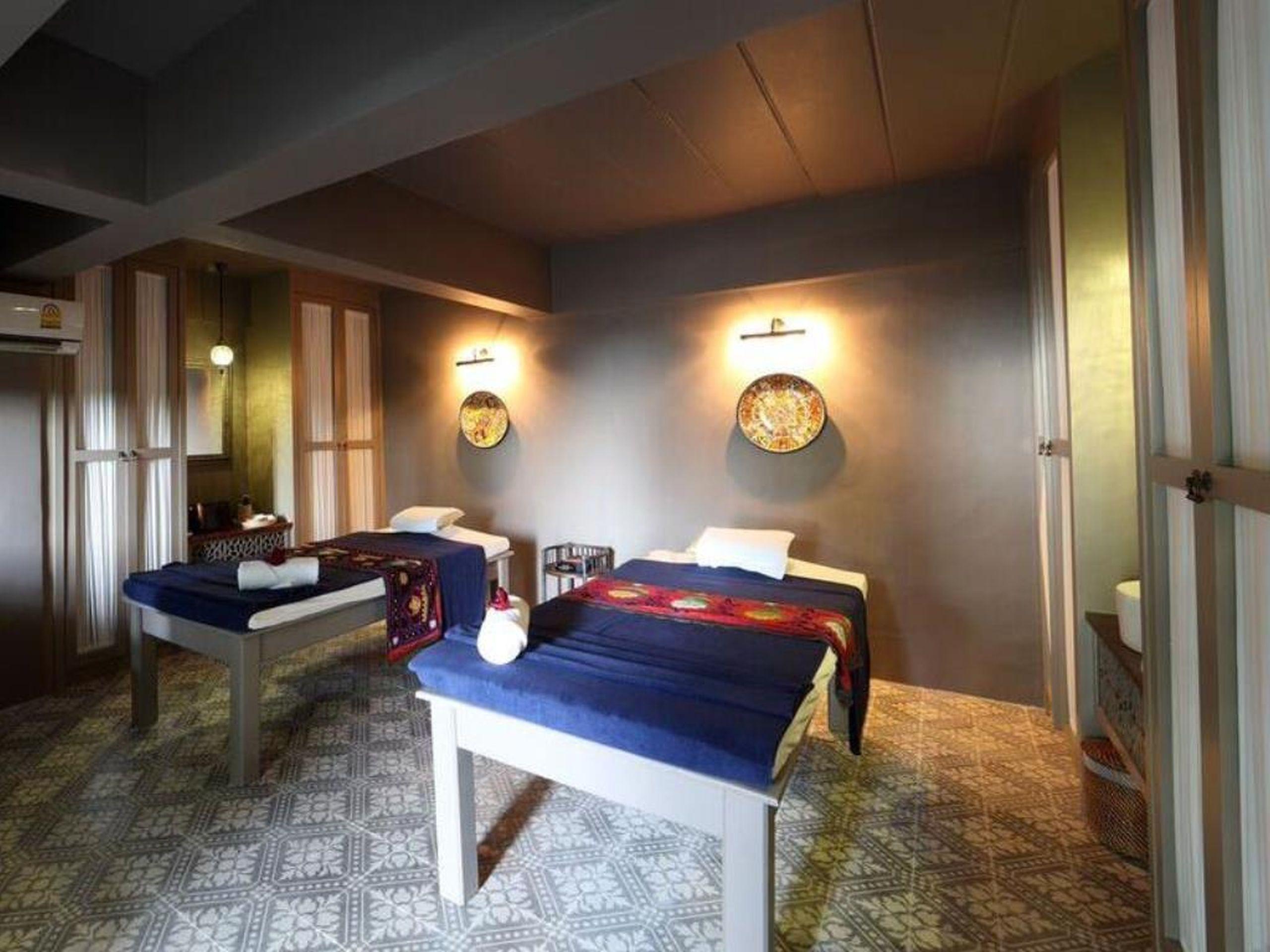 Moracea By Khao Lak Resort Екстериор снимка A massage room at a spa in Bangkok, Thailand