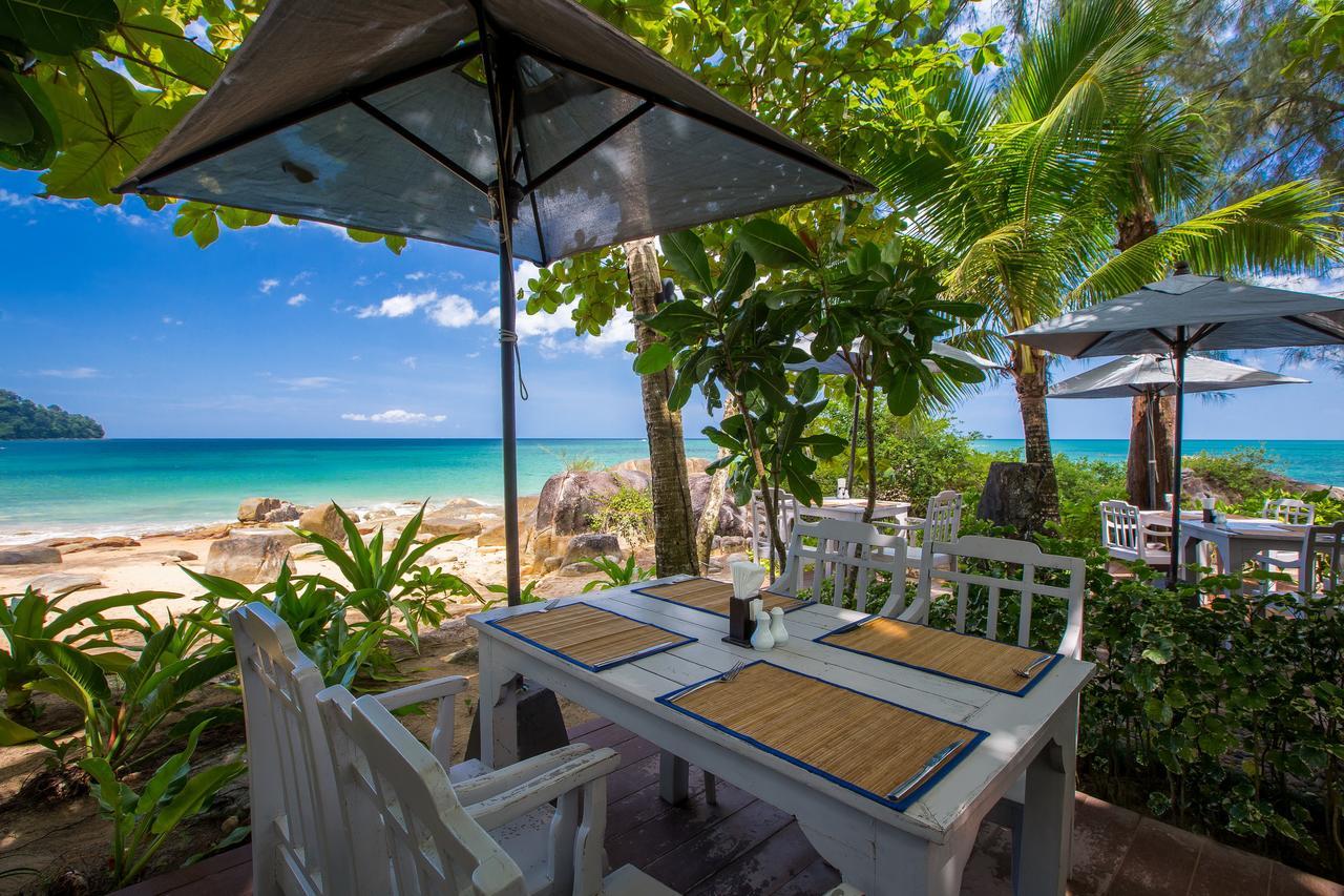 Moracea By Khao Lak Resort Екстериор снимка A restaurant on the beach